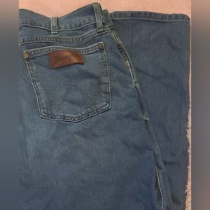 Men's Wrangler Retro size 34 x 32